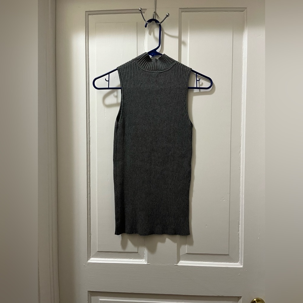 Grey Tank - Picture 3 of 3